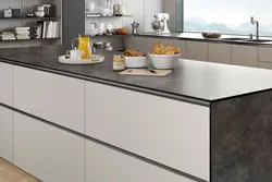 Кухня с тонкой столешницей фото