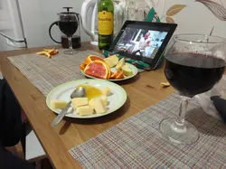 Mətbəxdə evdə nahar şəkli
