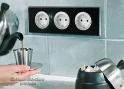 Розеткаҳои болоӣ дар акси ошхона