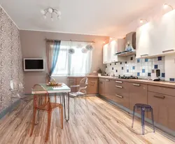 Turli devorlardagi oshxona fotosurati