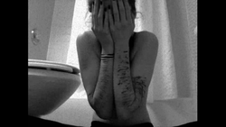 Photo of cut hands in the bathroom