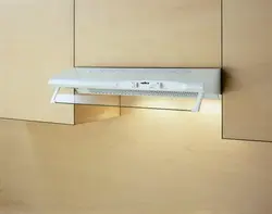 Oshxonada osilgan qalpoqli fotosurat