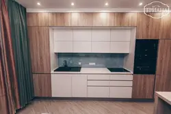 Кухня з трыма пеналамі фота