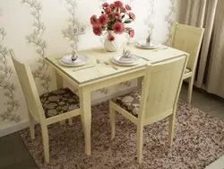 Стол для светлой кухни фото