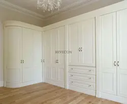 Klassik yataq otağı qarderoblarının fotoşəkili