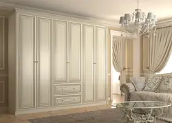Жатын Бөлмесінің Классикалық Шкафының Фотосуреті