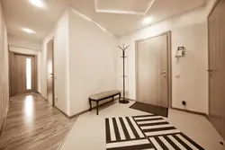 Светлый ламинат в прихожей фото