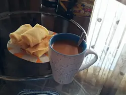 Чашка кофе на кухне фото