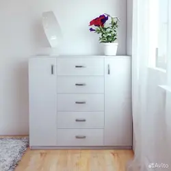 Yataq otağı fotoşəkilində yüngül sandıq