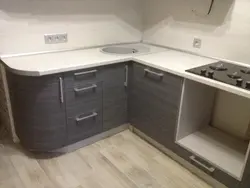 Кухни с закругленной столешницей фото