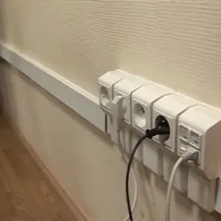 Кабель канал на кухні фота