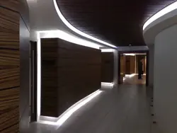 Дәліздегі жарықдиодты жолақ фото