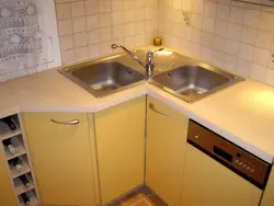 Corner countertop for kitchen photo