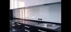 Пешдомани акс барои баррасии ошхона