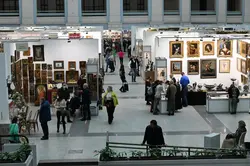Gostiny Dvordagi ko'rgazma fotosurati
