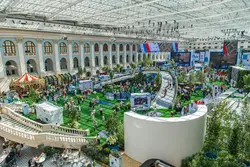 Намоиш дар Gostiny Dvor акс
