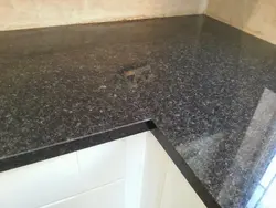 Countertop joints in the kitchen photo