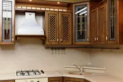 Рашотка на фасадах кухні фота