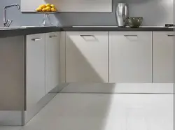 Белый цоколь для кухни фото