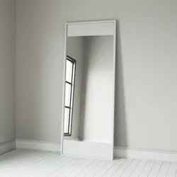 Koridorda döşəmə güzgüsü fotoşəkili