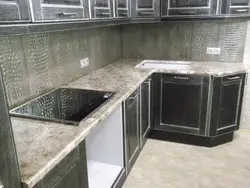 Үстелдің полярлық жұлдызды ас үйінің фотосы