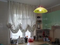Oshxona fotosurati uchun chiziqli pardalar