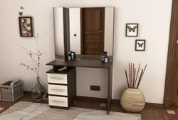 Kiyinish stoli fotosurati bilan koridor