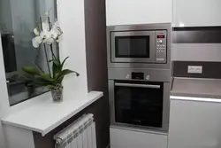 Oshxonadagi Qora Mikroto'Lqinli Pech Fotosurati