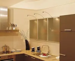 Yuxarıdakı Fotoşəkildən Işıqlandırma Ilə Mətbəx