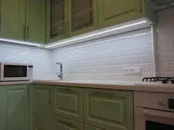 Розетки на фартуке фото кухни