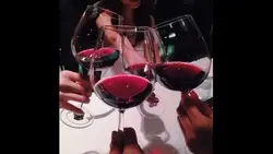Mətbəxdə Şərab Şüşəsi Fotoşəkili