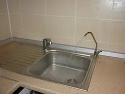 Mətbəx fotoşəkilindəki kran filtri