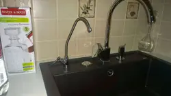 Oshxonadagi fotosuratda kran filtri