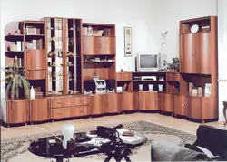 Қонақ бөлмесіндегі қабырға беделді фотосурет