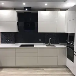 Boz yüksək texnologiyalı mətbəx fotoşəkili