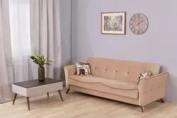 Qonaq otağında ayaqları olan divan fotoşəkili