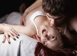 How to surprise your husband in the bedroom photo