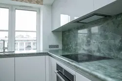 Фартук из камня для кухни фото