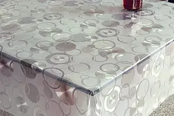 Mətbəx masasında yağlı paltarın şəkli