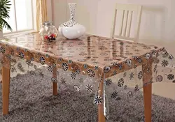 Mətbəx masasında yağlı paltarın şəkli