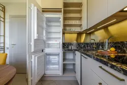 Яхдон дар як қуттии дар акс ошхона