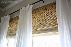 Yashash xonasining ichki qismidagi tulli bambuk fotosurati