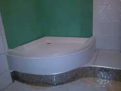 Подиум дар ҳаммом барои акси душ