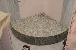 Подиум дар ҳаммом барои акси душ