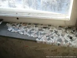 Подоконник из плитки на кухне фото