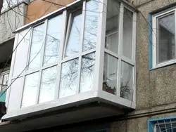 Шкленне лоджыі ў панэльным доме фота