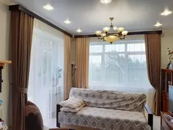 Жатын бөлменің бұрыштық терезелеріне арналған перделер фотосуреті