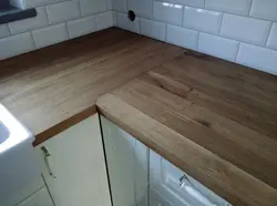 Кухні без плінтуса на фартуху