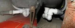 Як падлучыць ванну да каналізацыі фота