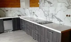 Ошхона хокистарӣ бо акс countertop мармар